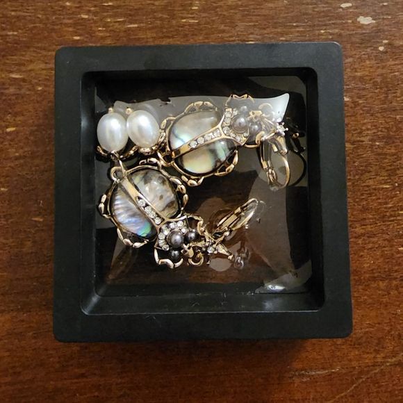 Anthro ladybug bug faux Pearl with rhinestones dangling earrings - Picture 5 of 5